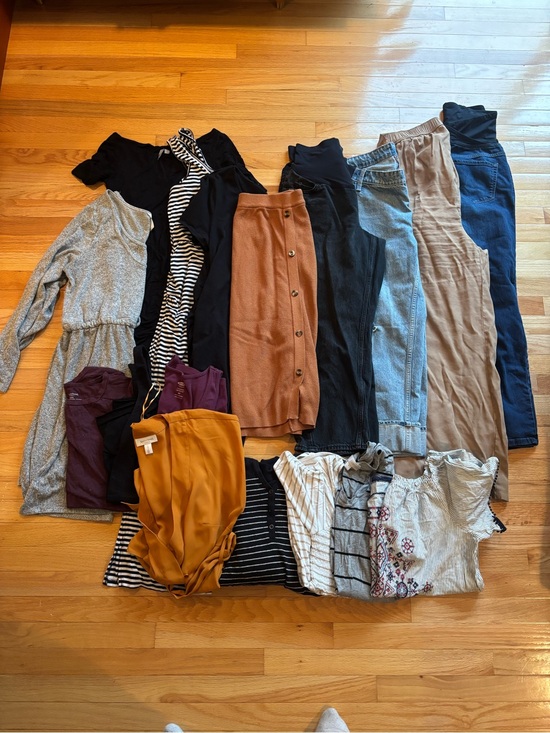 Old Navy Pants - Maternity Lot - capsule wardrobe sizes medium to large.
